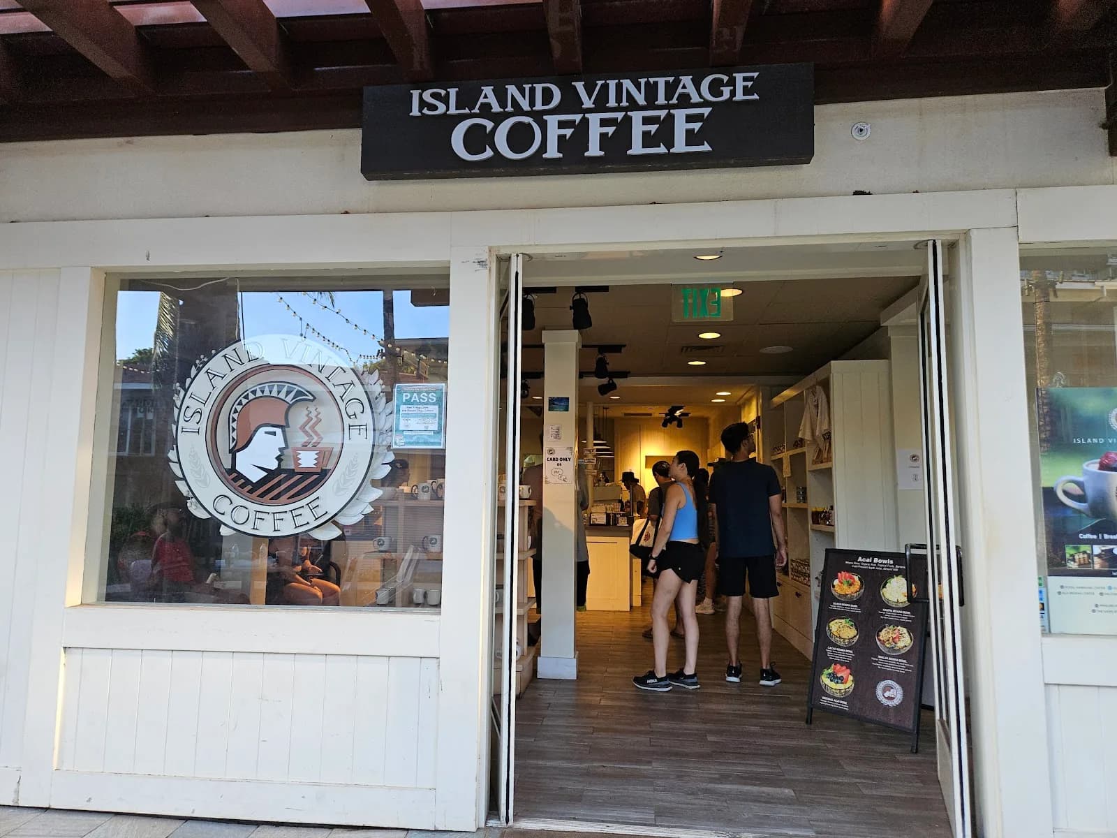 Island Vintage Coffee in Lahaina, specialty coffee cafe