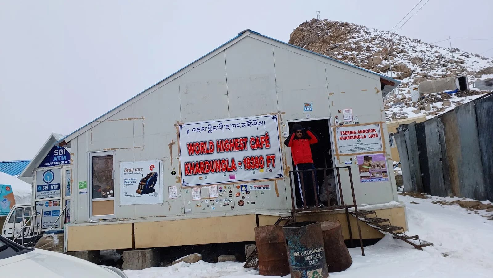 Khardungla Cafe in Khardung La, specialty coffee cafe