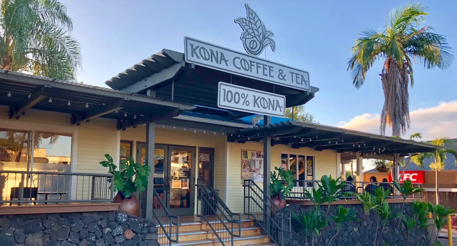 Kona Coffee & Tea in Kailua-Kona, specialty coffee cafe