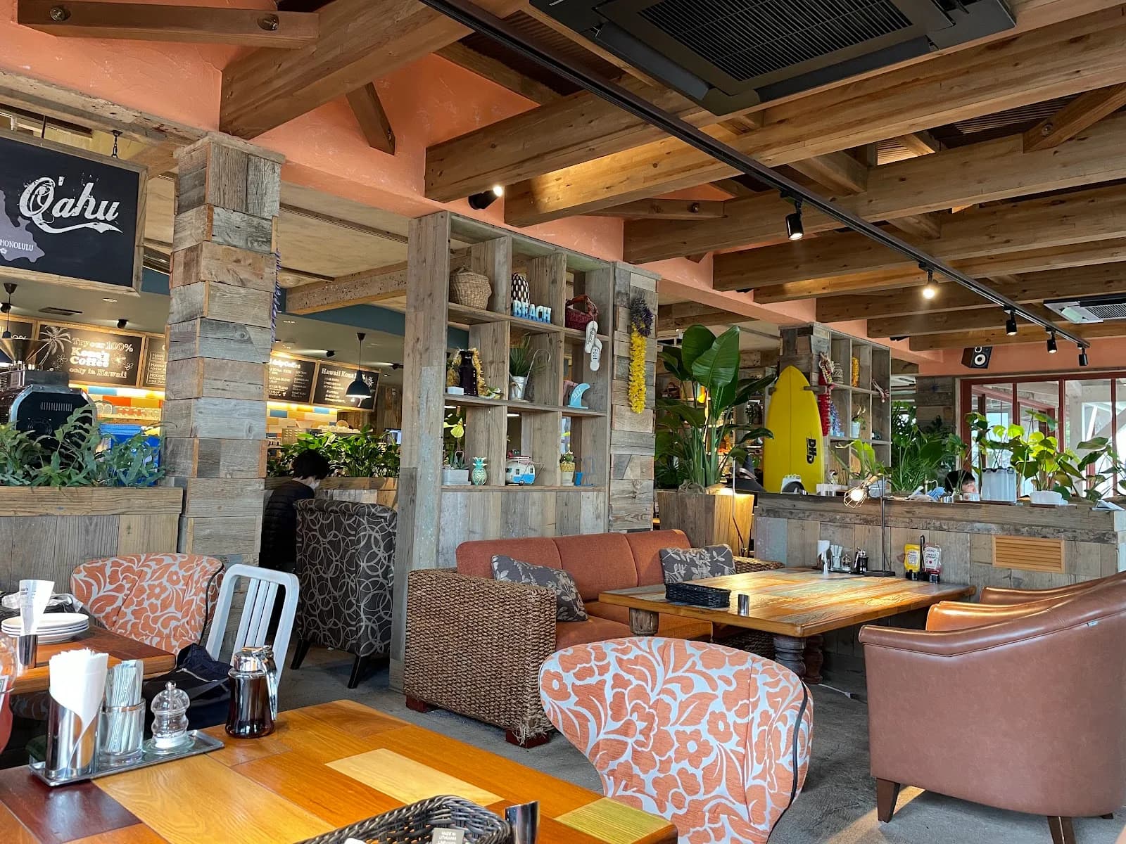 Kona's Coffee Shin-Yurigaoka in Kawasaki, specialty coffee cafe