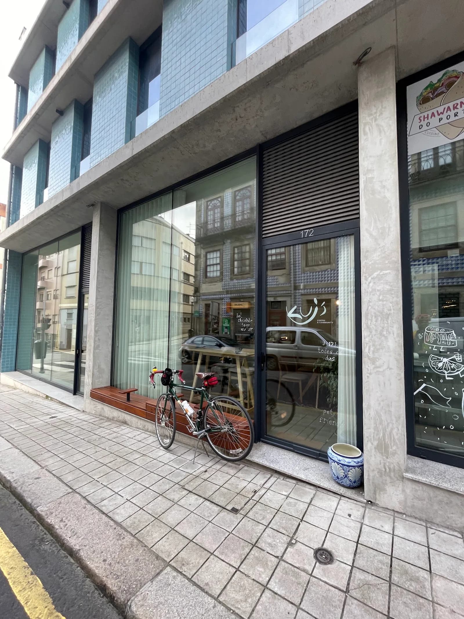 Kuji Coffee in Porto, specialty coffee cafe