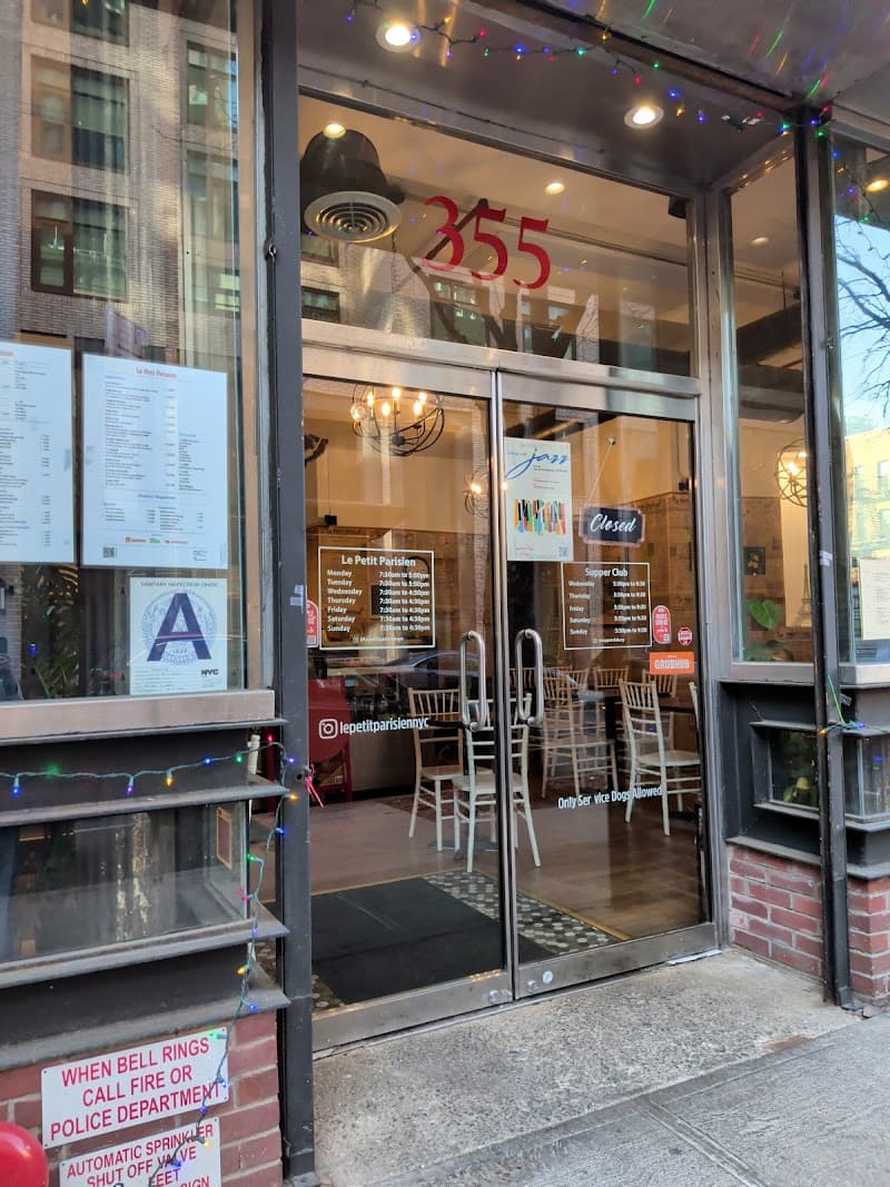 Le Petit Parisien in New York City, specialty coffee cafe