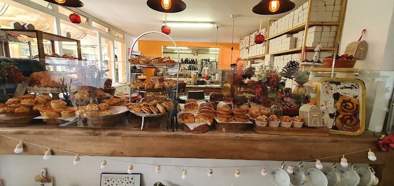 Les Amis Pastry Shop in Bogotá, specialty coffee cafe