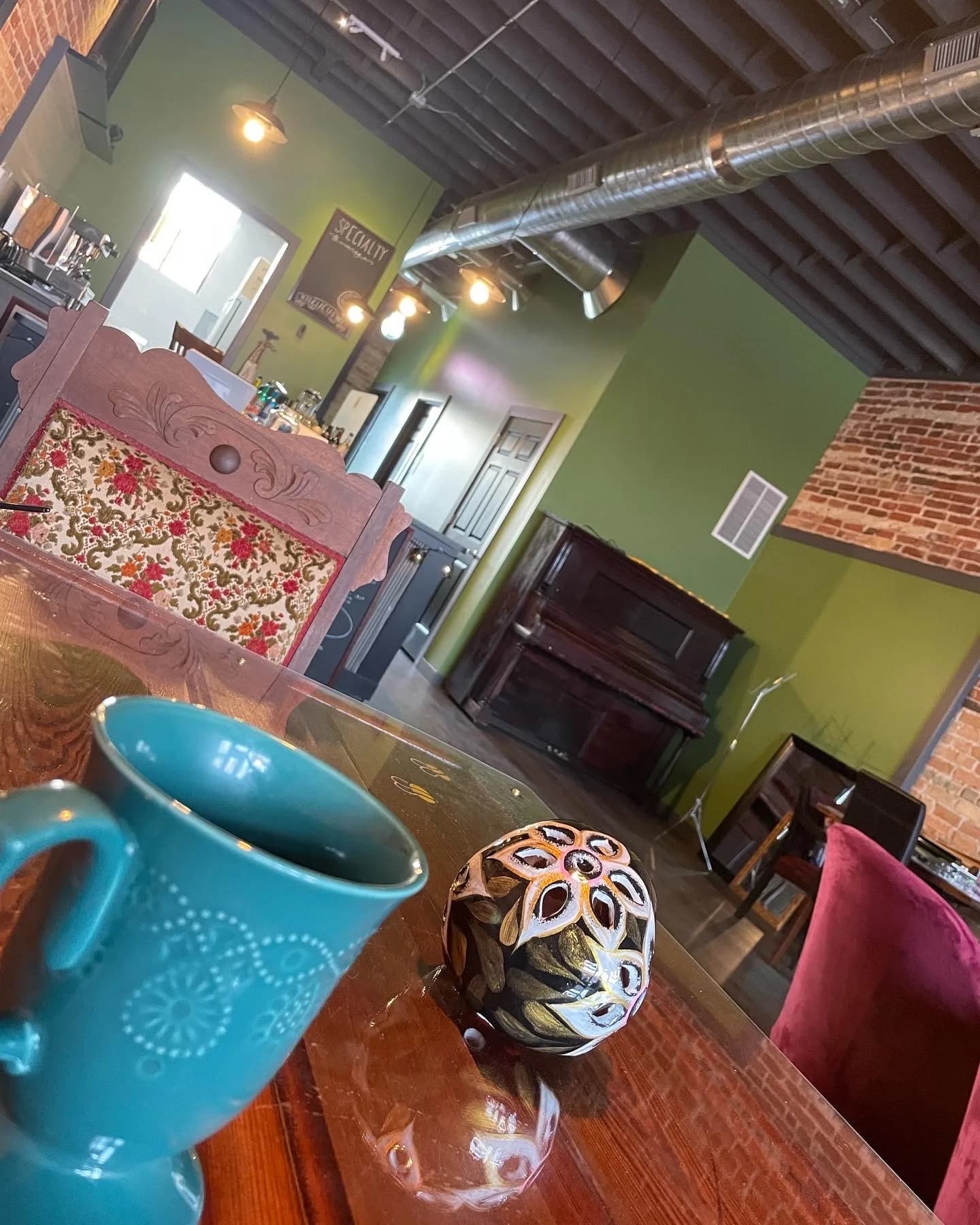 LoLoBee’s Lounge in Bay City, specialty coffee cafe