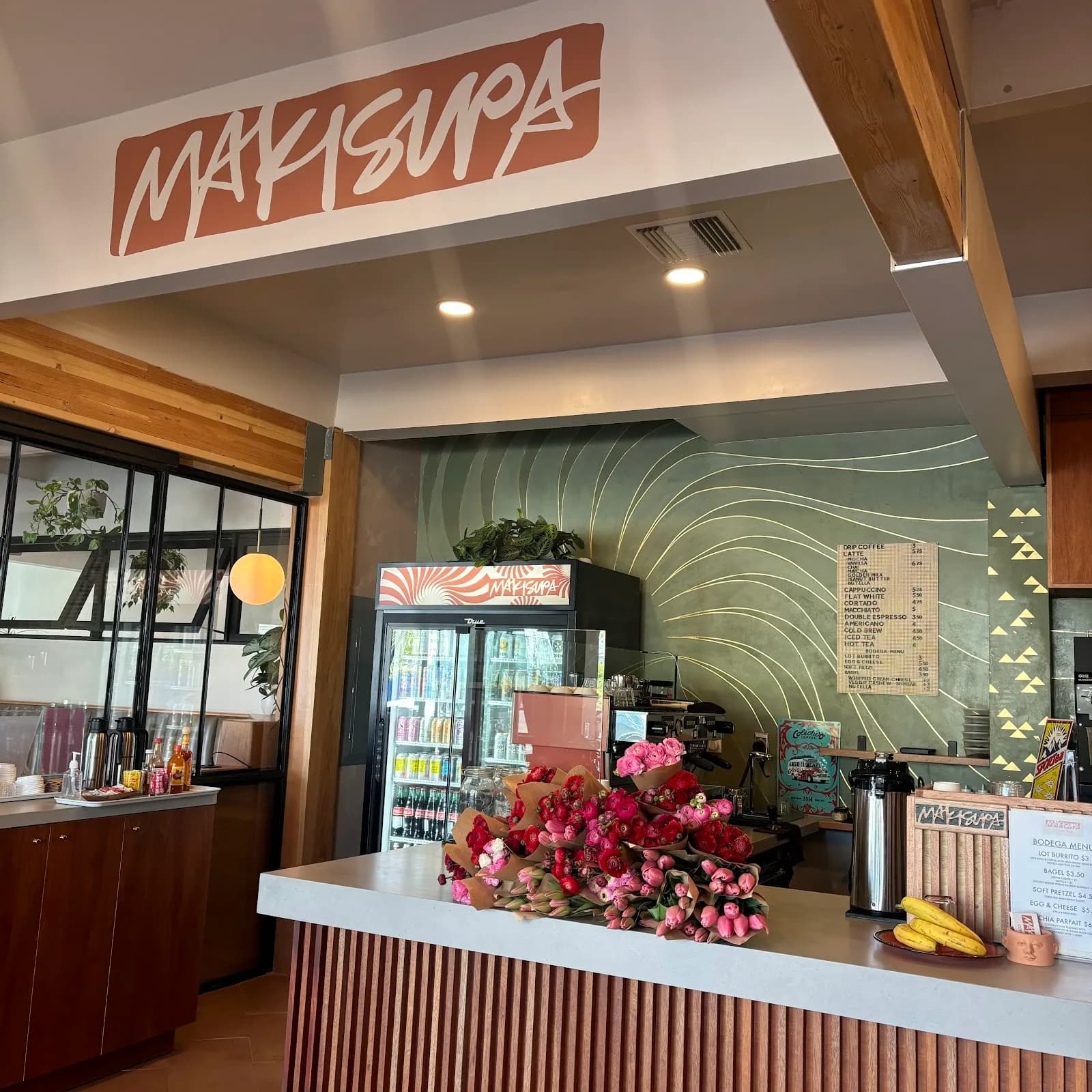 Makisupa Coffee Bar in Los Angeles, specialty coffee cafe