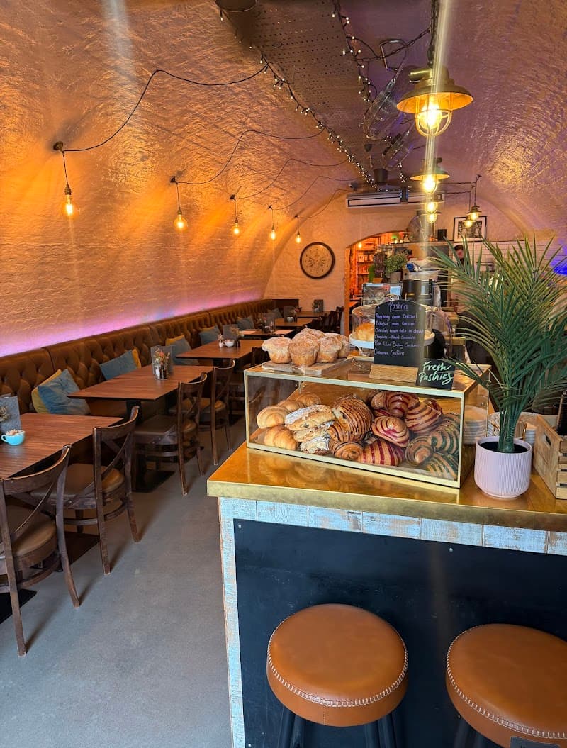 Mango's cafe & bar in Exeter, specialty coffee cafe