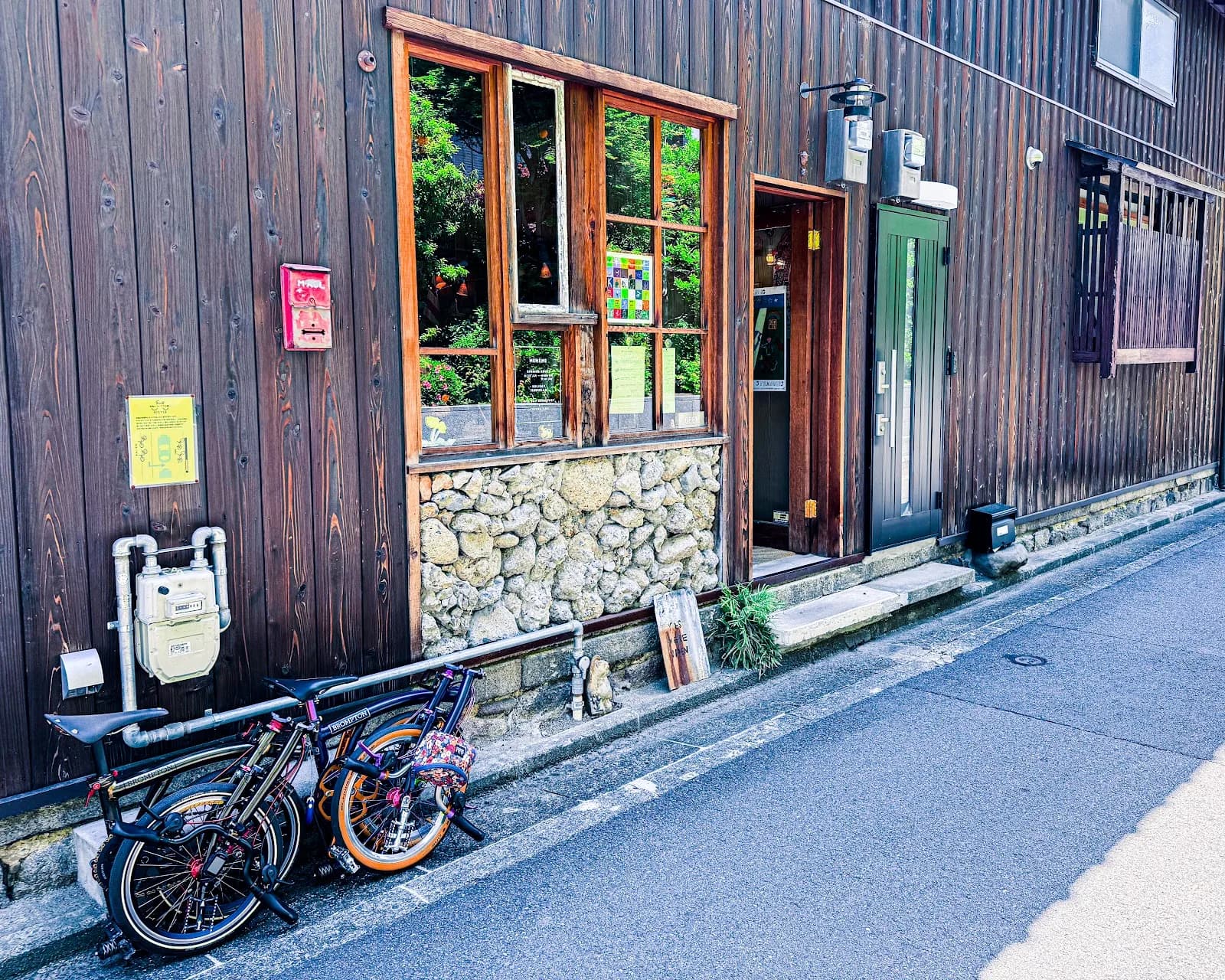 Me Me Me Coffee House in Kyoto, specialty coffee cafe