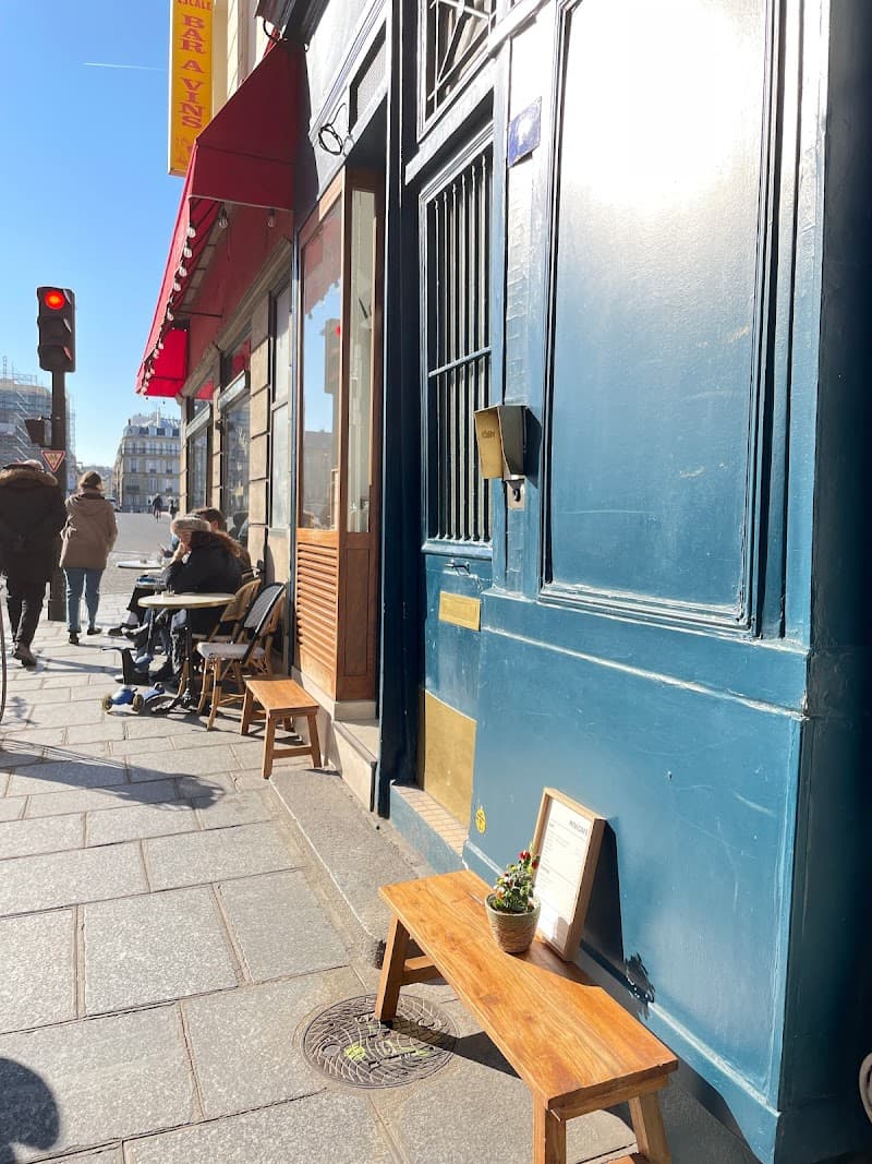 Minicafé Île Saint-Louis - coffeeshop, matcha and cookies in Paris, specialty coffee cafe