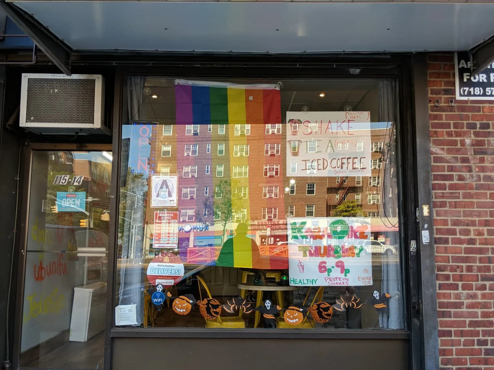 Misfits Nutrition in New York City, specialty coffee cafe