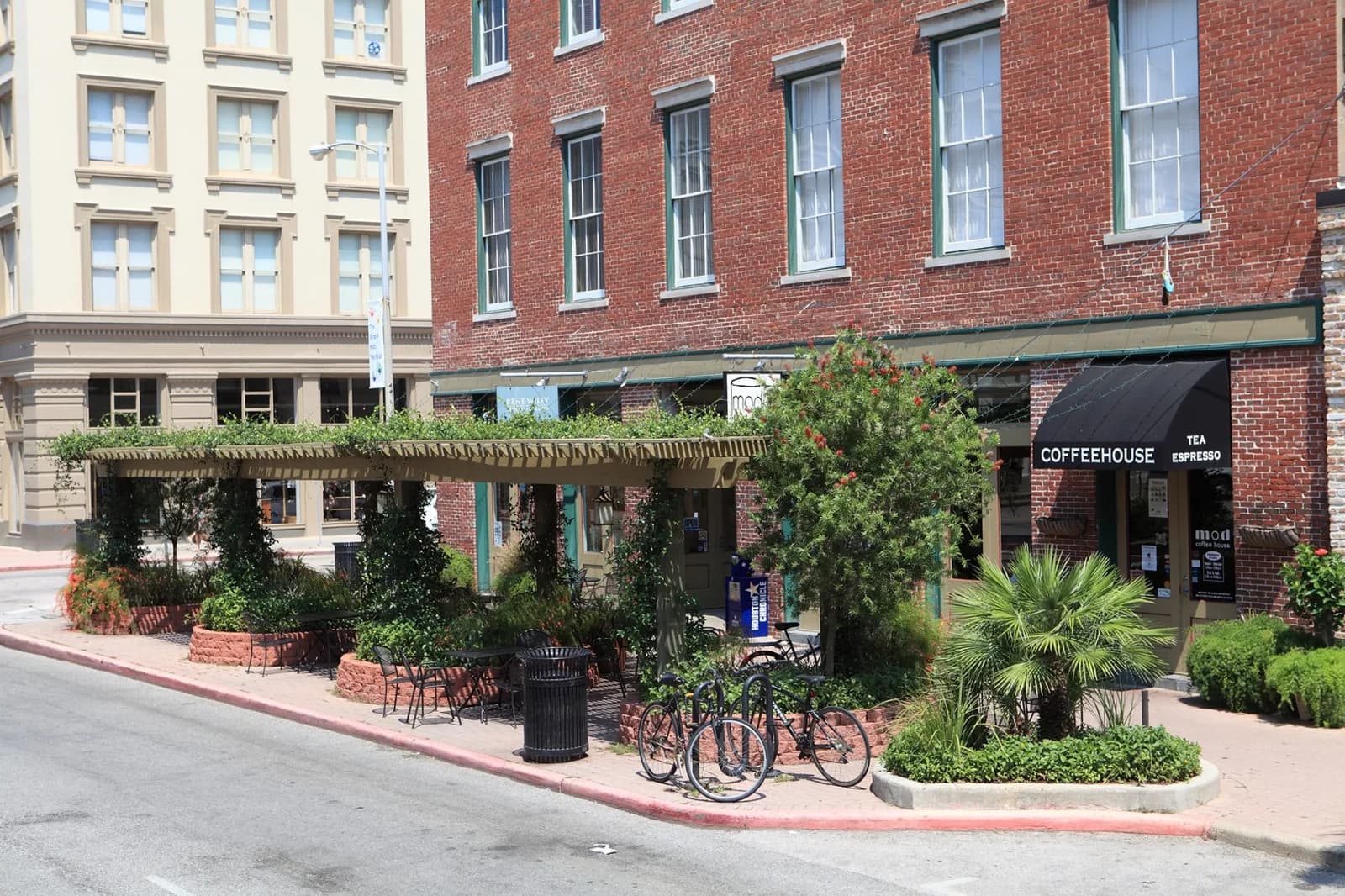 MOD Coffeehouse in Galveston, specialty coffee cafe