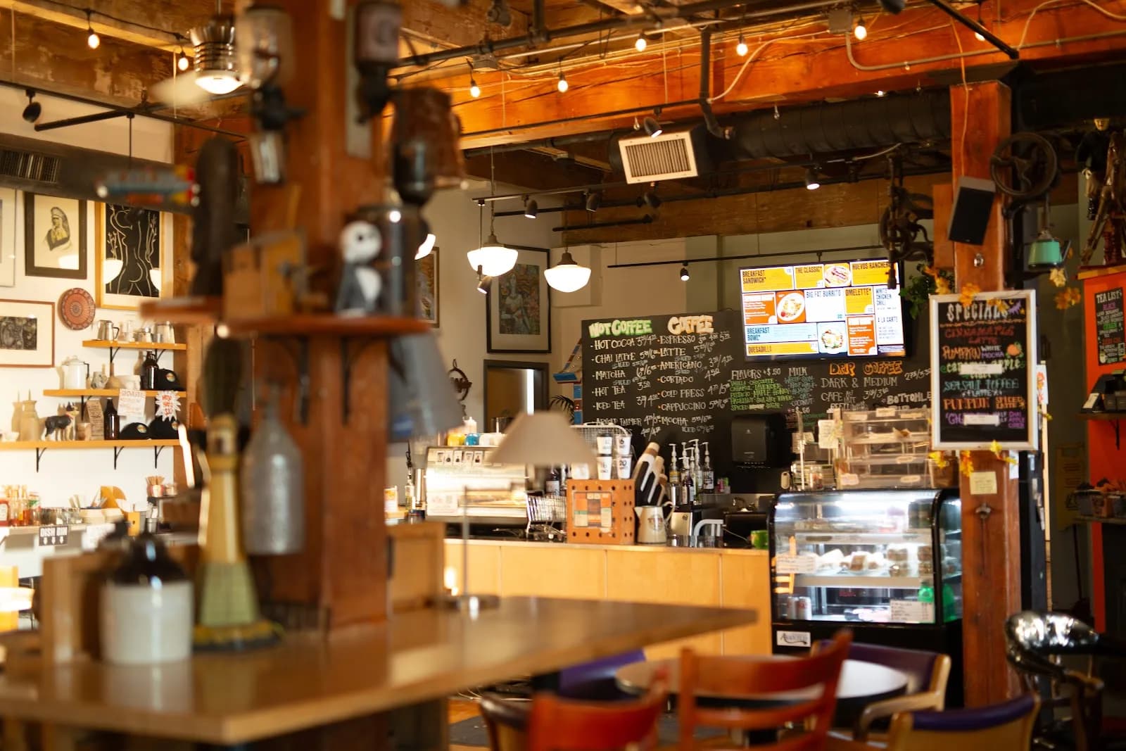 Mojo Coffee Gallery in Minneapolis, specialty coffee cafe