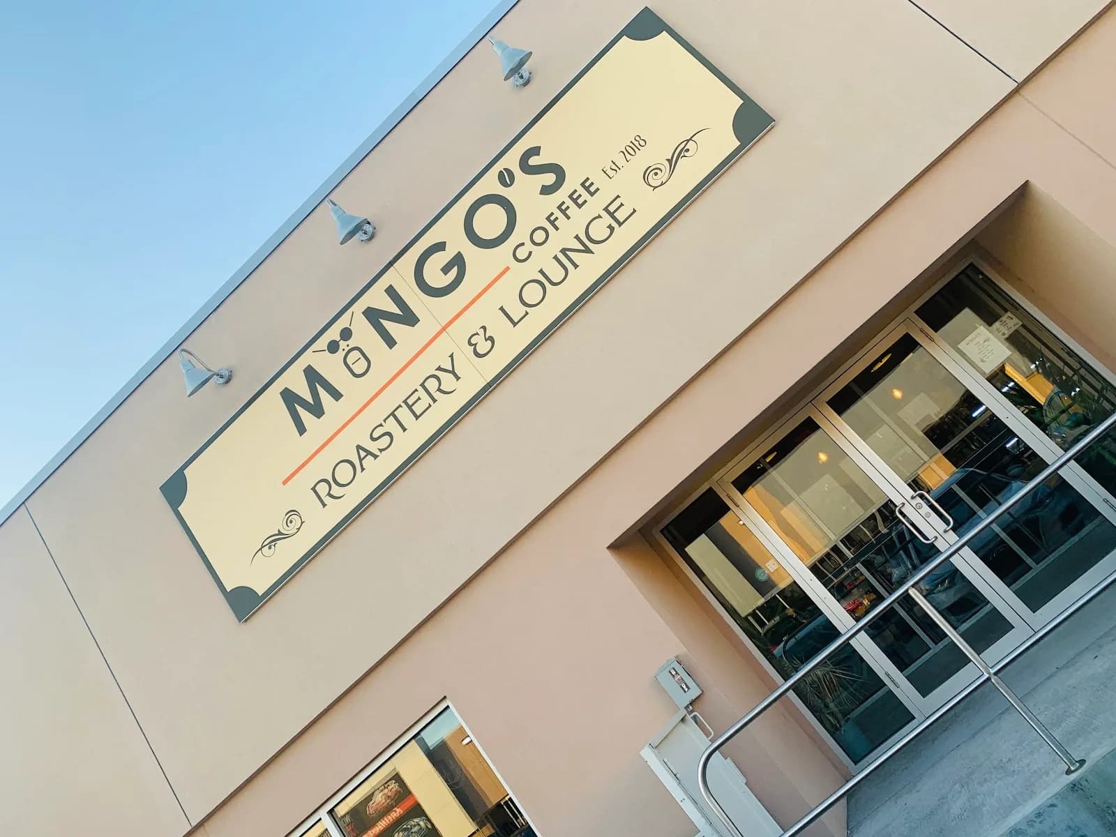 Mongo's Coffee Roastery & Lounge in Oyster Bay, specialty coffee roaster