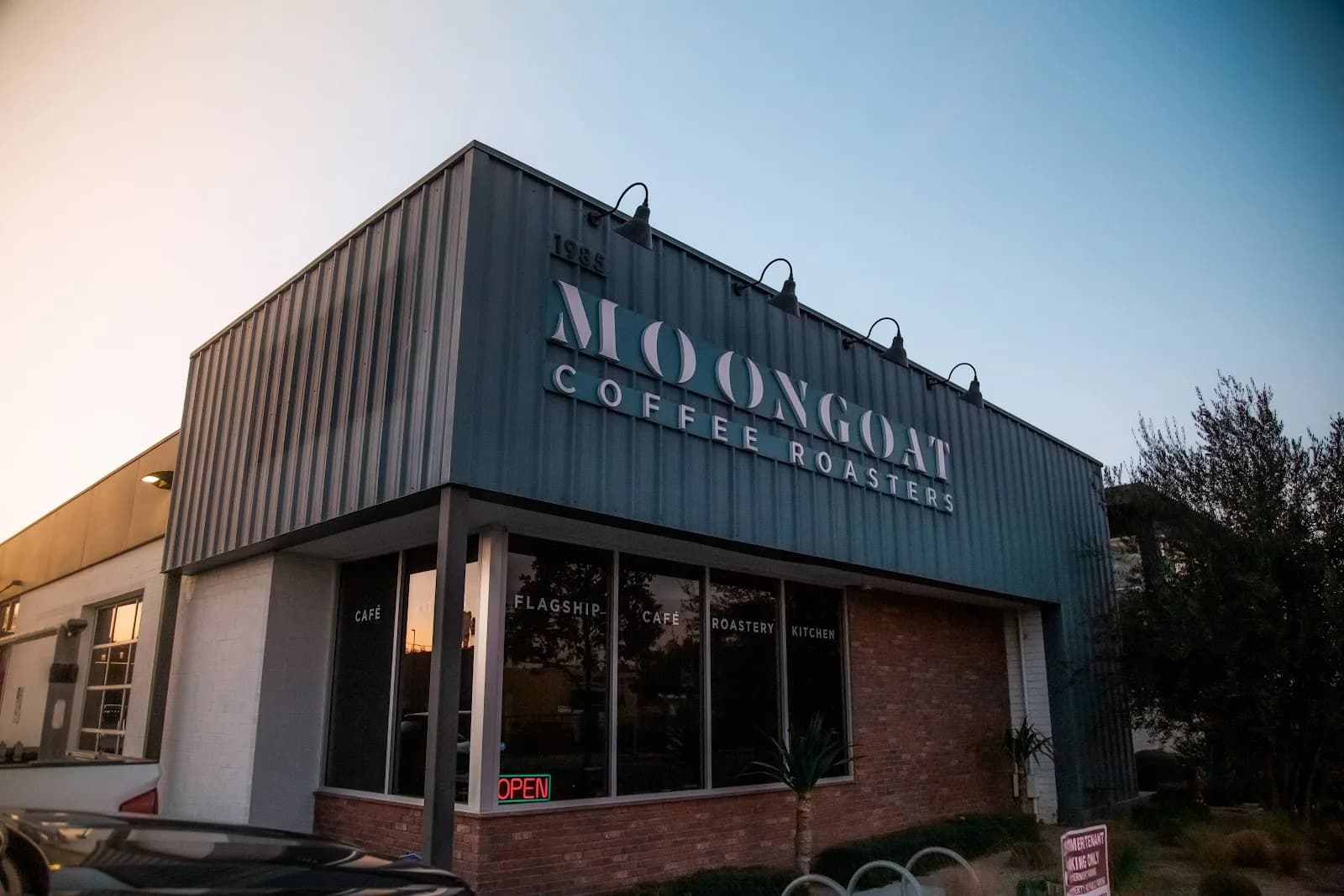 MoonGoat Coffee in Costa Mesa, specialty coffee cafe