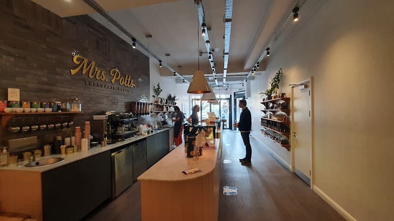 Mrs. Potts Chocolate House in Bristol, specialty coffee cafe