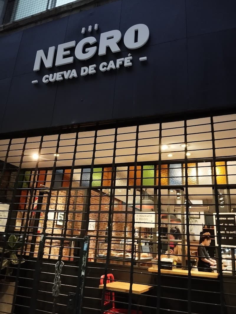 NEGRO Cueva de café in Buenos Aires, specialty coffee cafe
