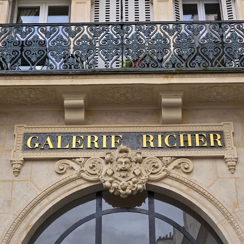 Noir in Paris, specialty coffee cafe