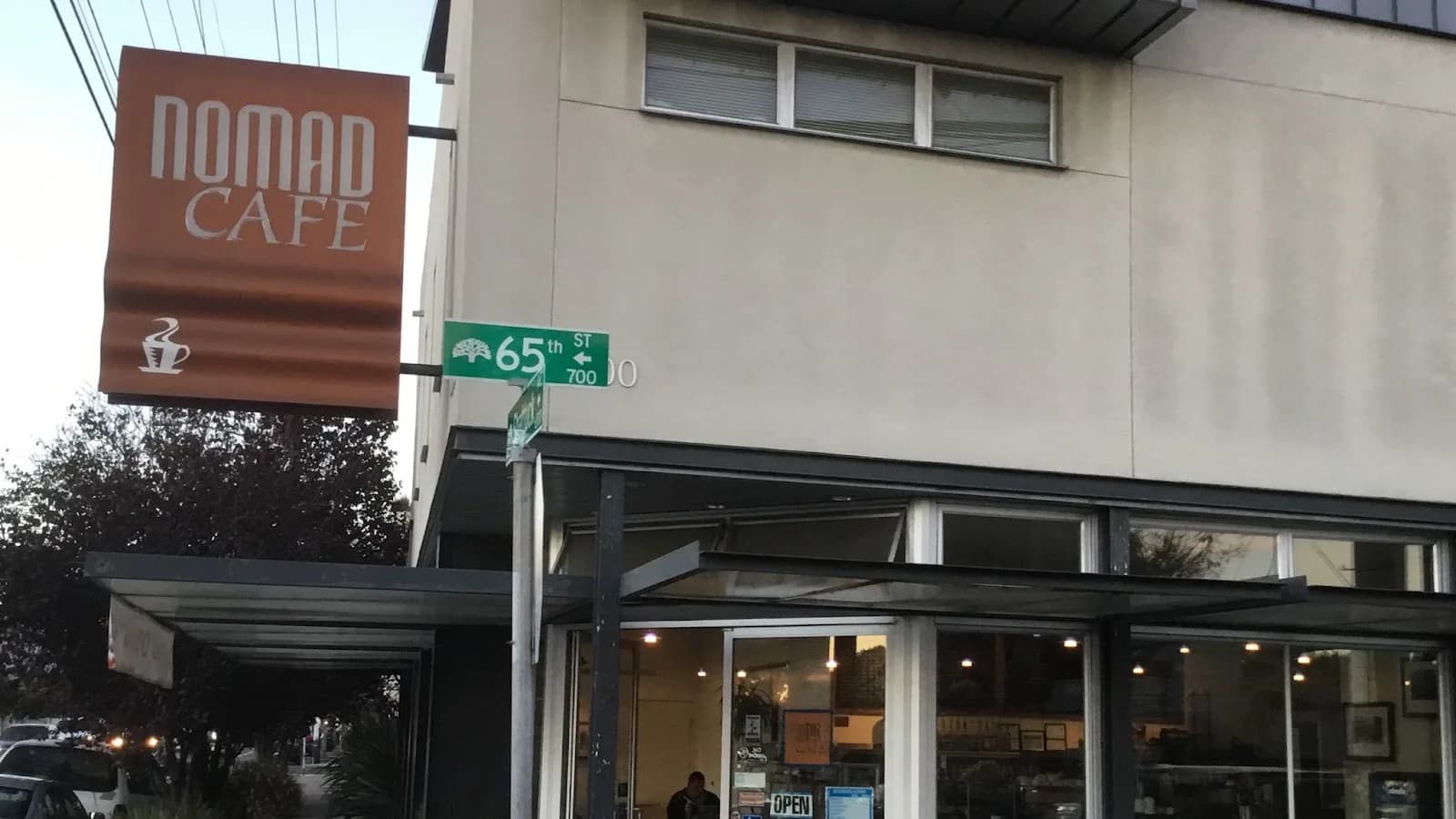 Nomad Cafe in San Francisco, specialty coffee cafe