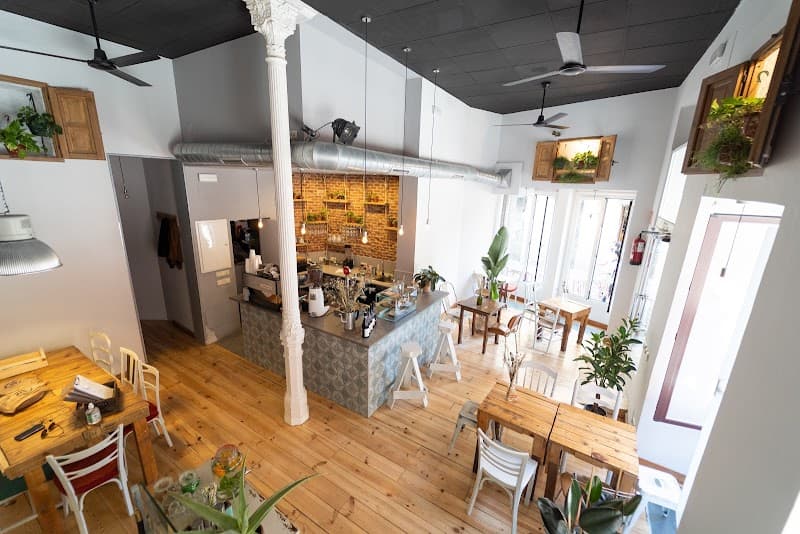 Nomade Cafe in Madrid, specialty coffee cafe