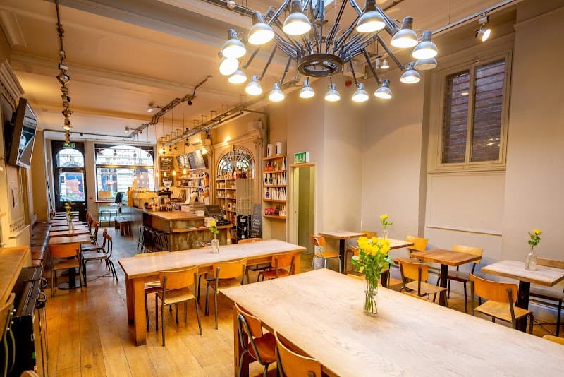 Notes Coffee Roasters & Bar | Trafalgar Square in London, specialty coffee cafe