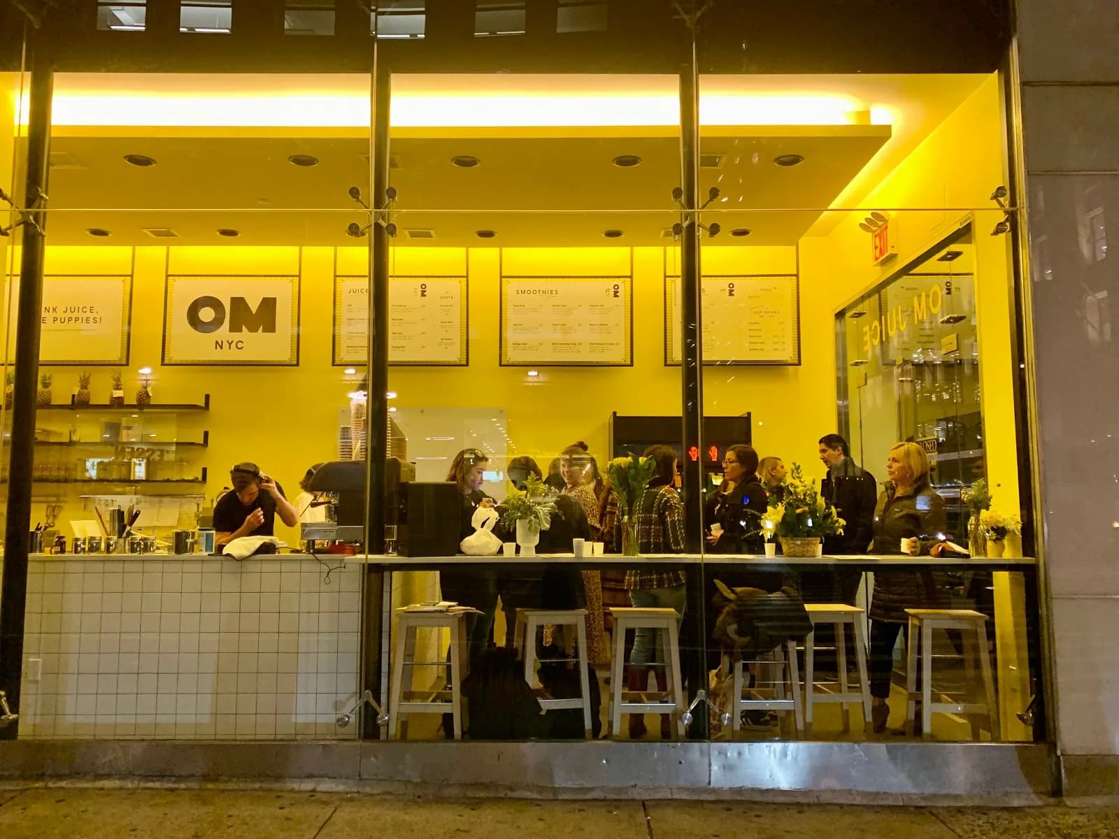 Om Juice Bar in New York City, specialty coffee cafe