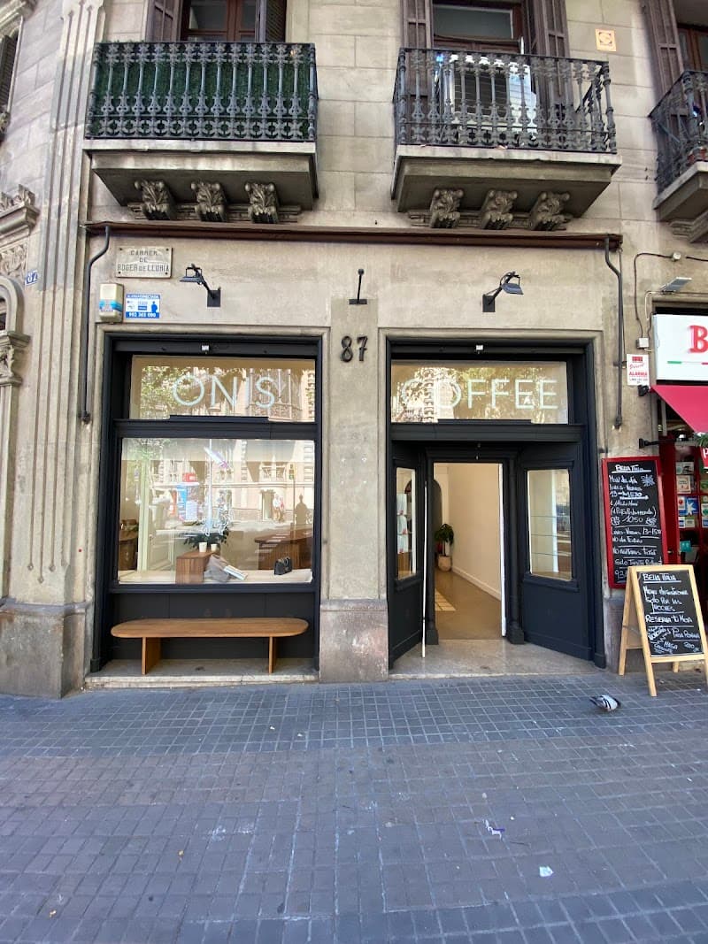 ONIS COFFEE in Barcelona, specialty coffee cafe