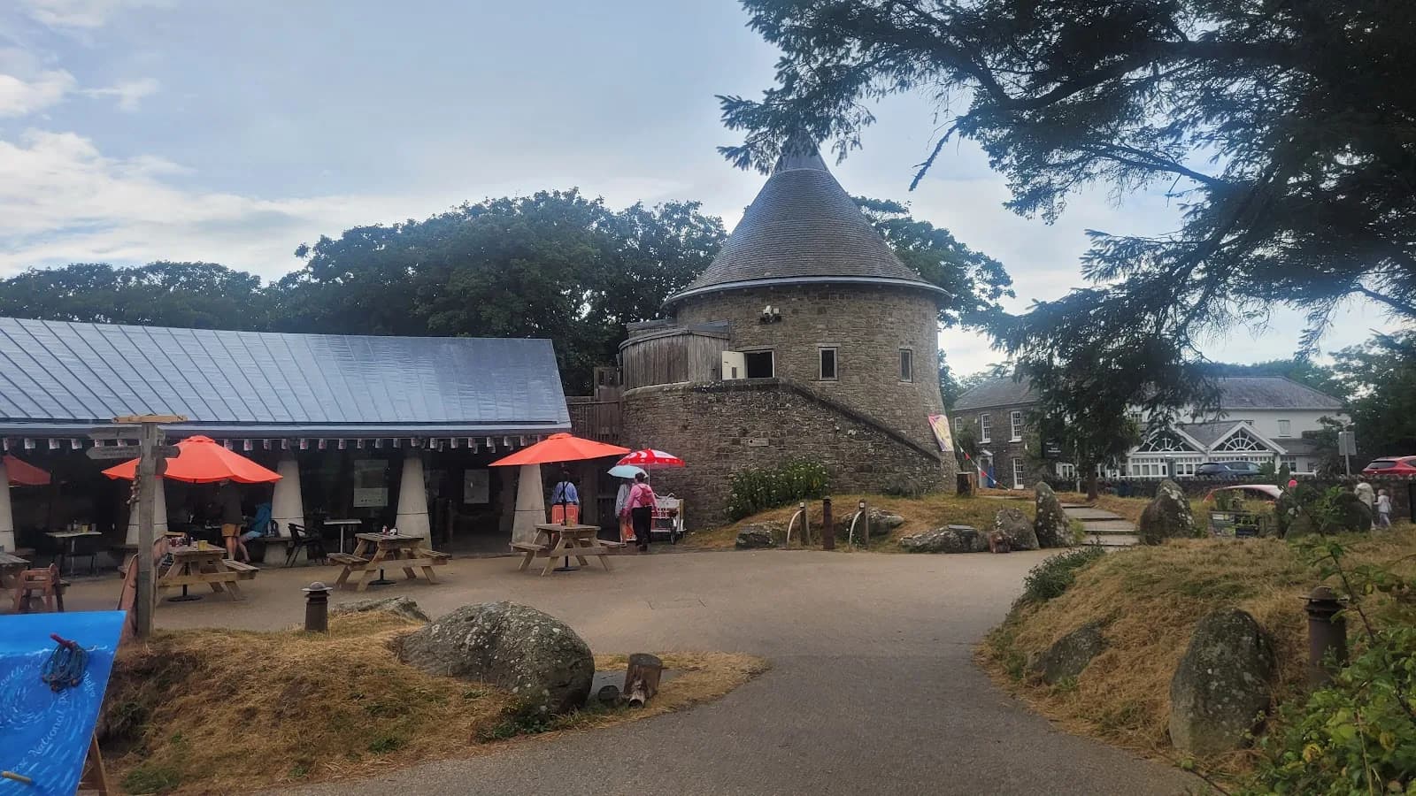 Oriel y Parc Gallery & Visitor Centre in Saint Davids, specialty coffee cafe