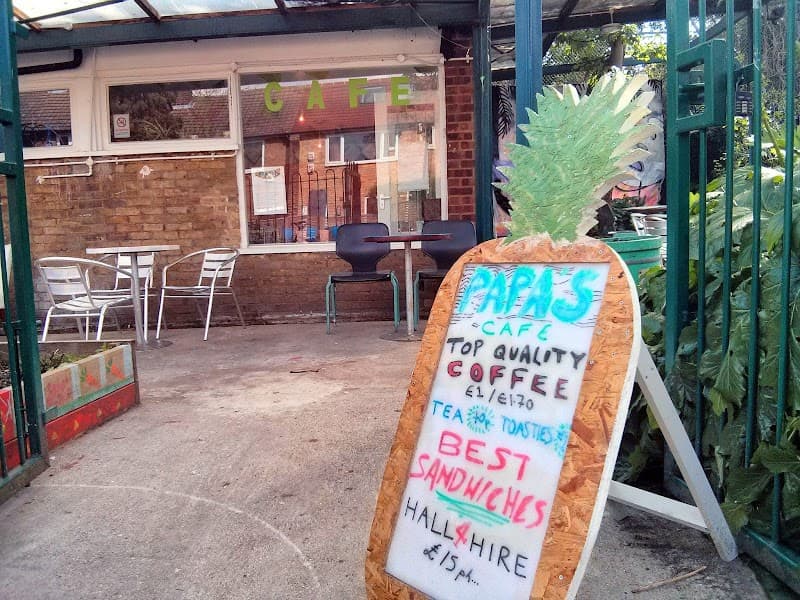 Papa’s Cafe in London, specialty coffee cafe