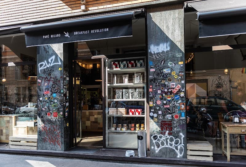 Pavé in Milan, specialty coffee cafe