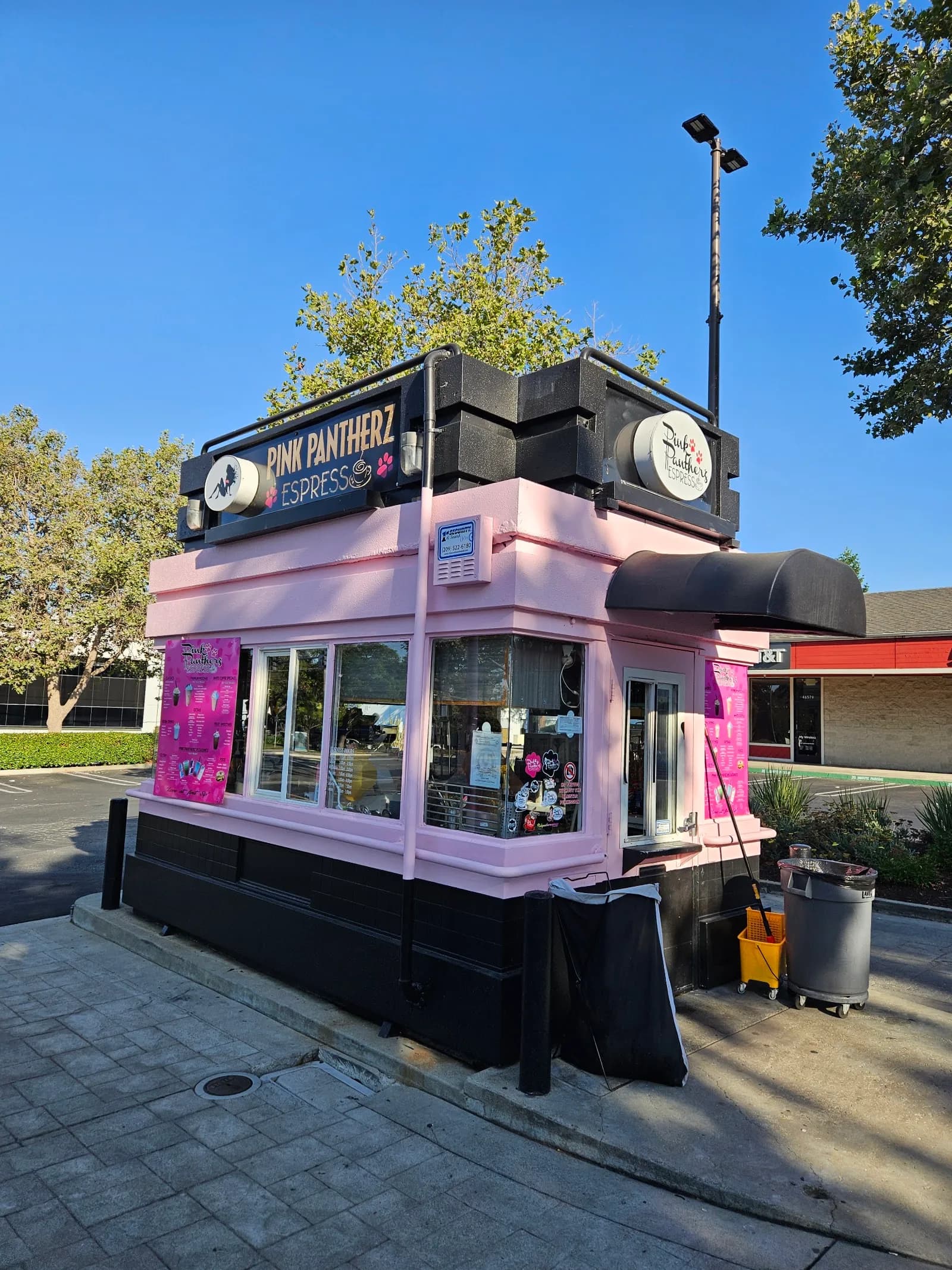 Pink Pantherz Espresso in San Francisco, specialty coffee cafe