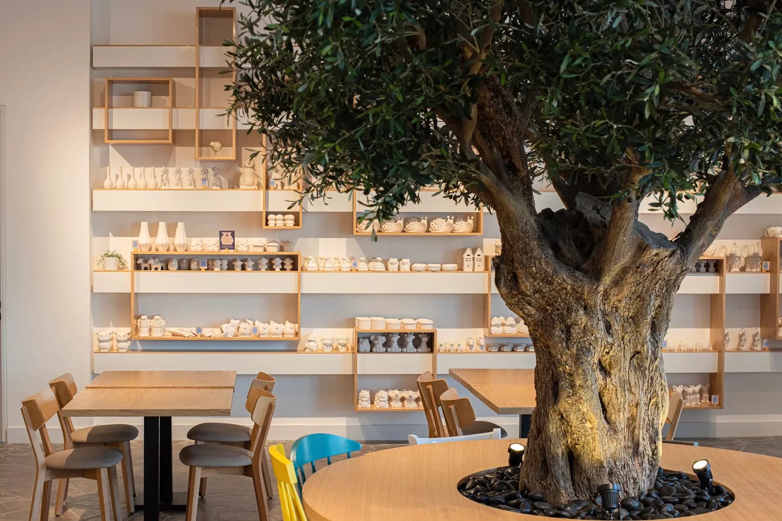 Pots & Paints Cafe in Dubai, specialty coffee cafe