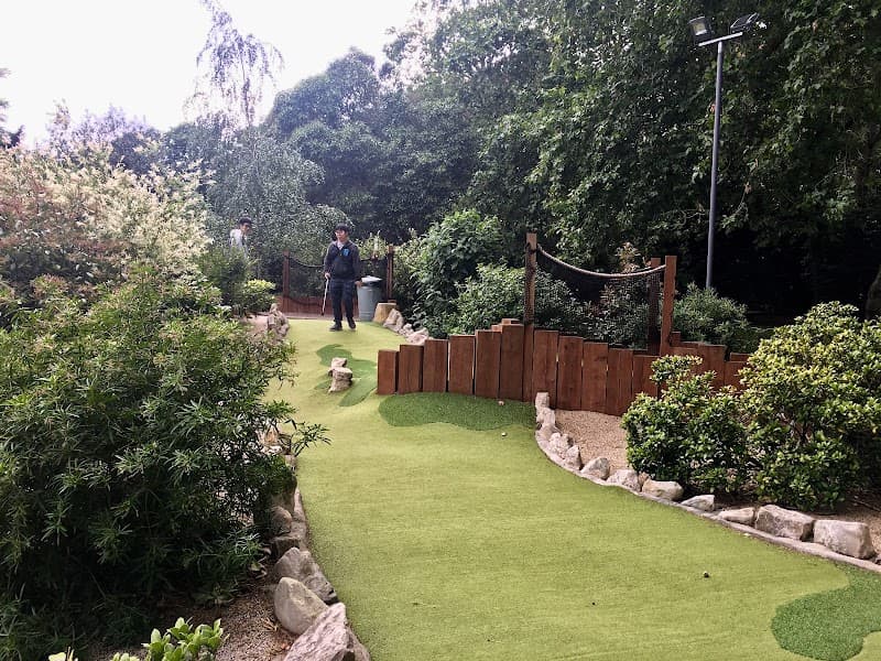 Putt in the Park in London, specialty coffee cafe