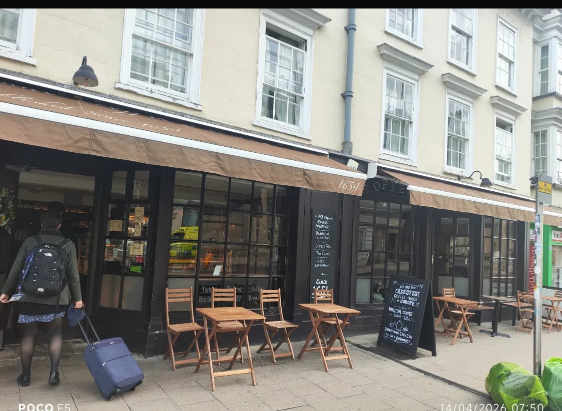 Queen's Lane Coffee House in Oxford, specialty coffee cafe