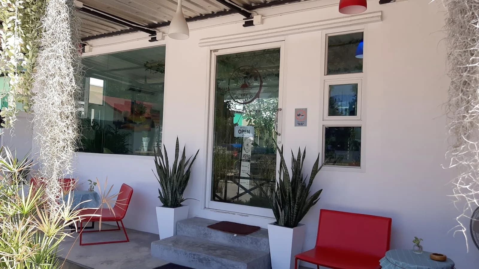Rise N Grind Coffee Shop in Phuket, specialty coffee cafe
