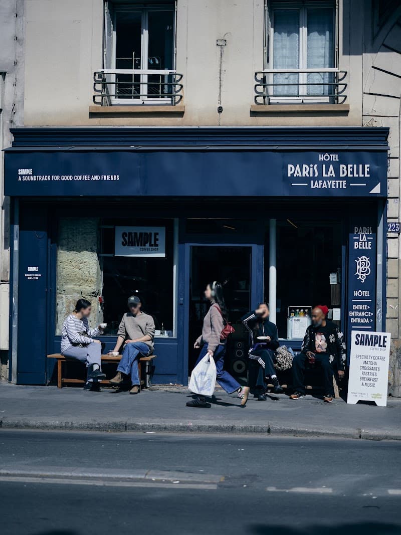 SAMPLE CAFE in Paris, specialty coffee cafe