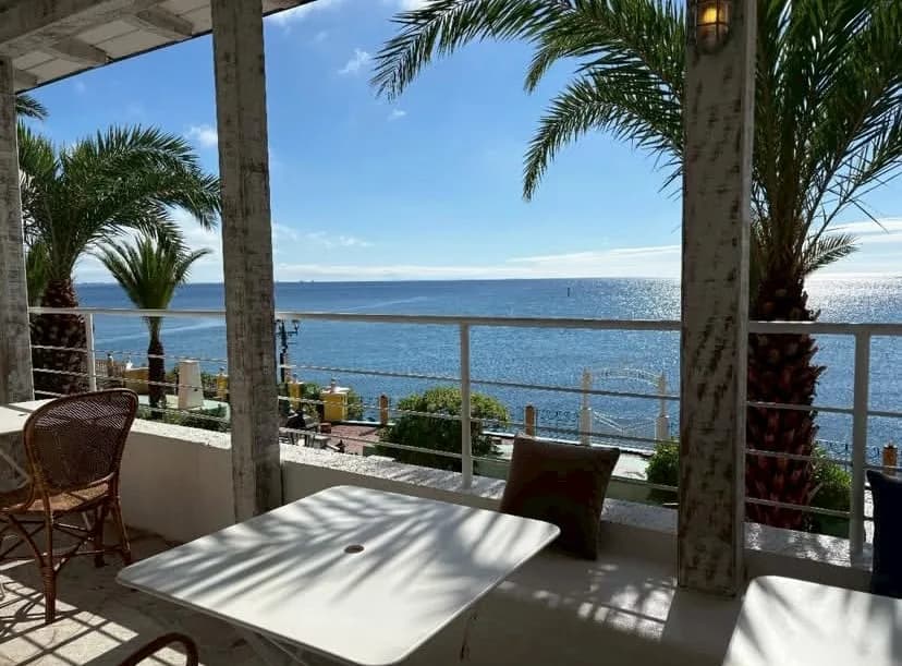 Seaside Cafe Hanon in Chatan, specialty coffee cafe