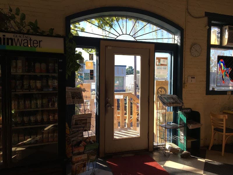 Speeder & Earl's Coffee in Burlington, specialty coffee cafe