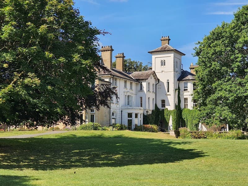 Stephens House & Gardens in London, specialty coffee cafe