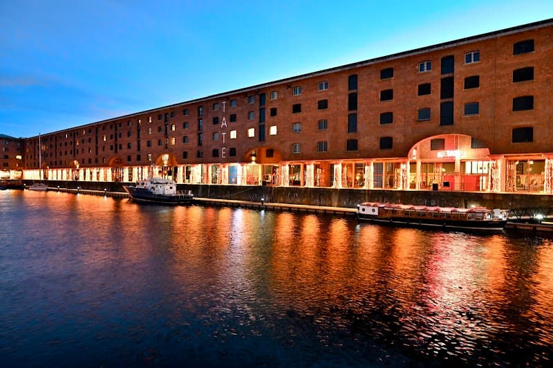 Tate Liverpool in Liverpool, specialty coffee cafe