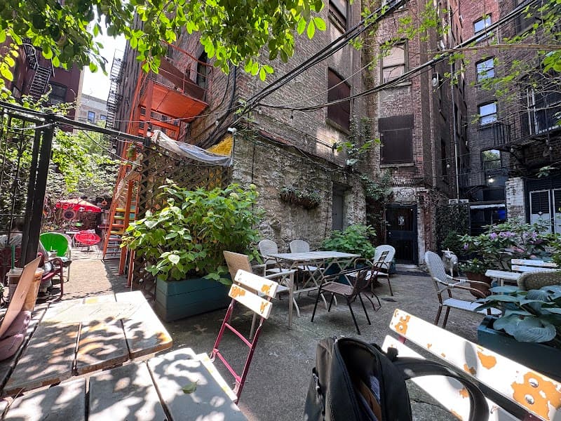 The Chipped Cup in New York City, specialty coffee cafe