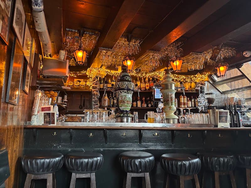The Papeneiland in Amsterdam, specialty coffee cafe