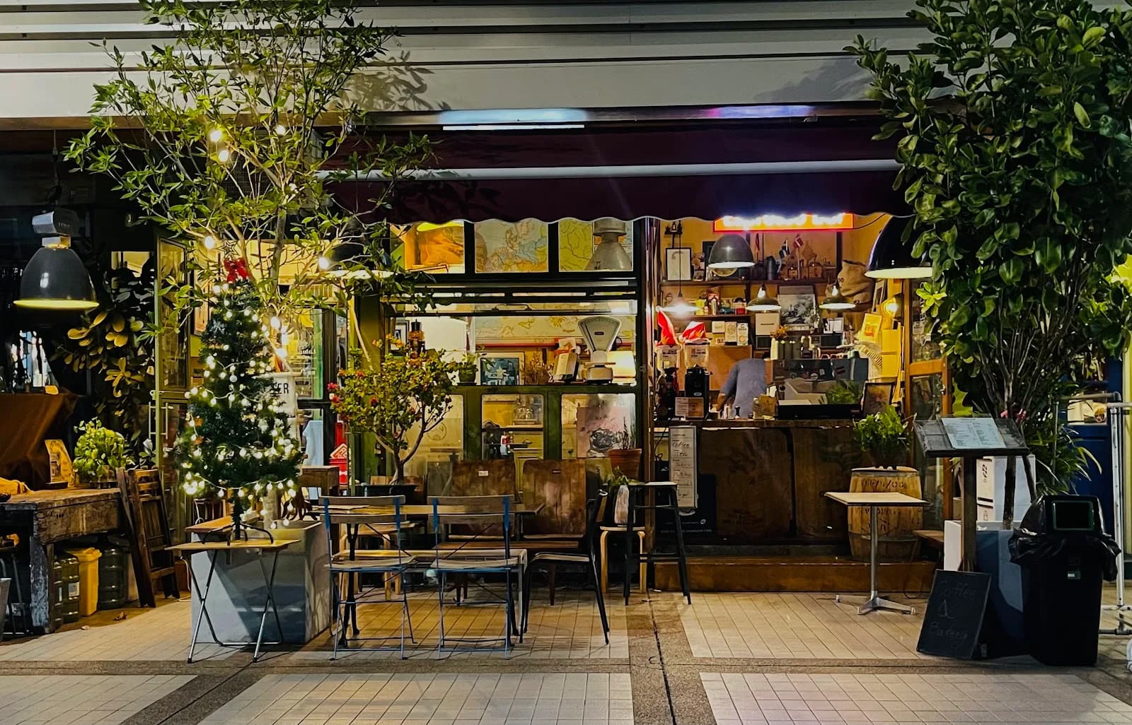 TRAVELLER The Coffee Shop in Bangkok, specialty coffee cafe