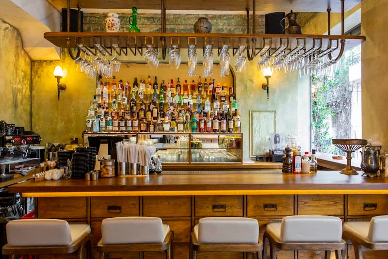 Usurum Brunch & Cocktails in Athens, specialty coffee cafe