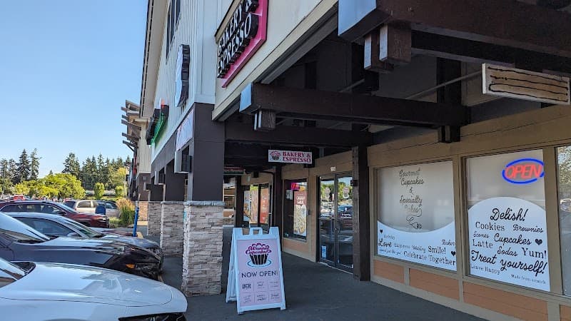 Wanna Cupcake? Bakery Cafe in Tacoma, specialty coffee cafe