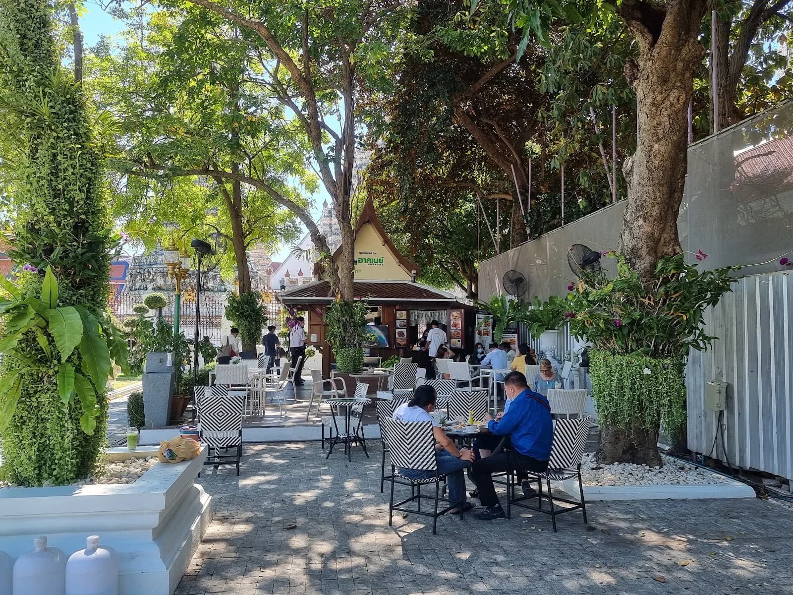 Wat Arun Coffee Shop in Bangkok, specialty coffee cafe