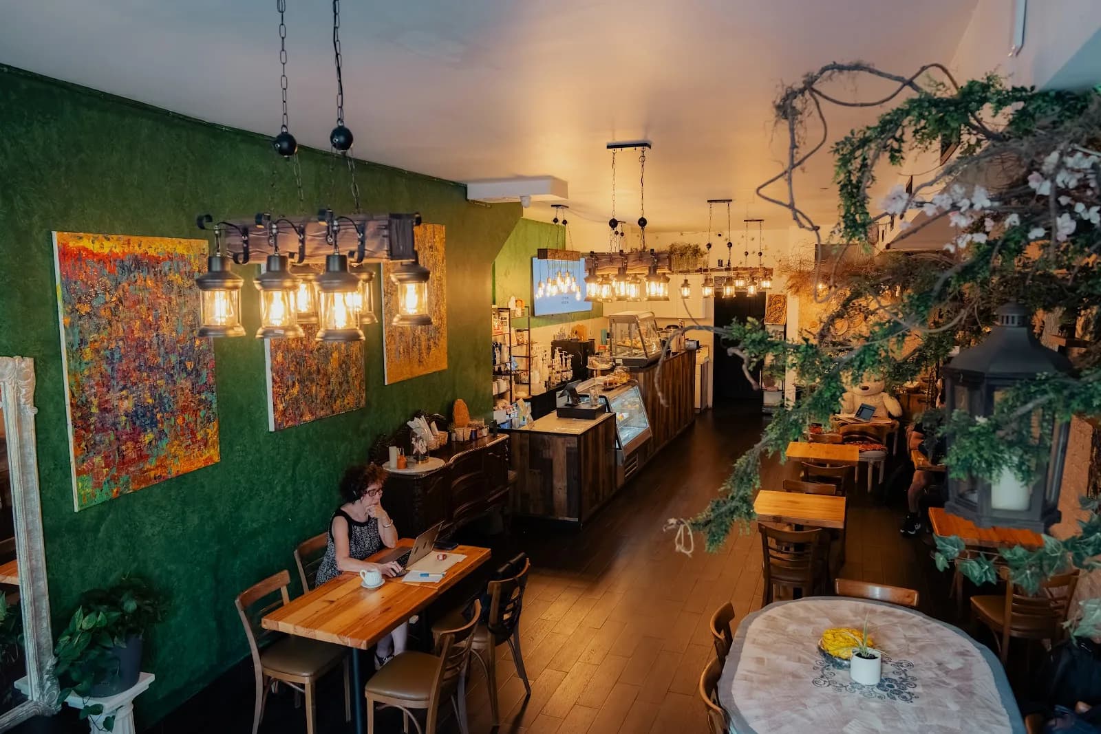 Wonder Room Coffee & Flowers in New York City, specialty coffee cafe