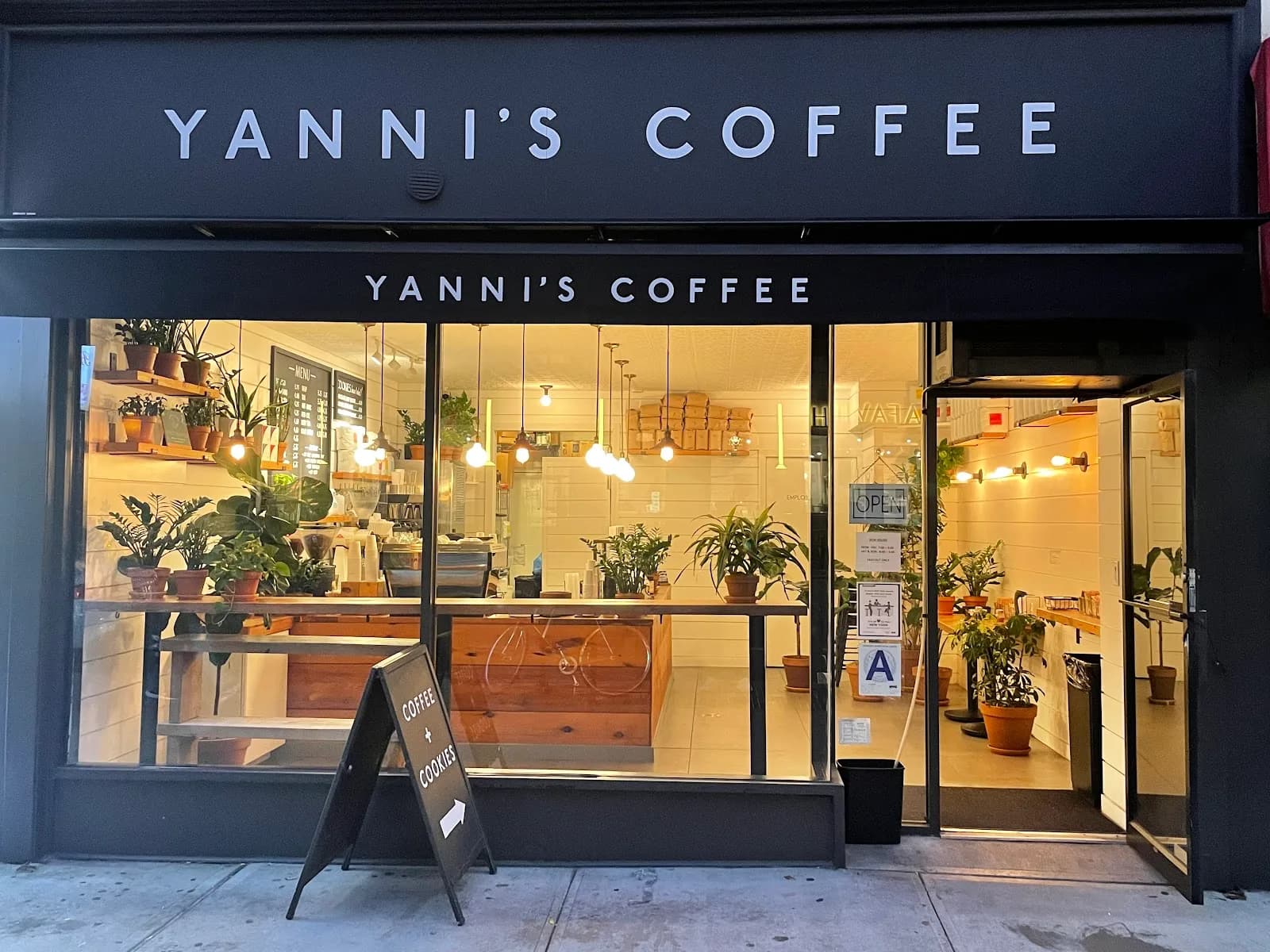 Yanni's Coffee in New York City, specialty coffee cafe